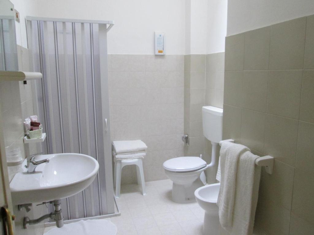 Hotel Autostello Castellana Grotte Zimmer foto